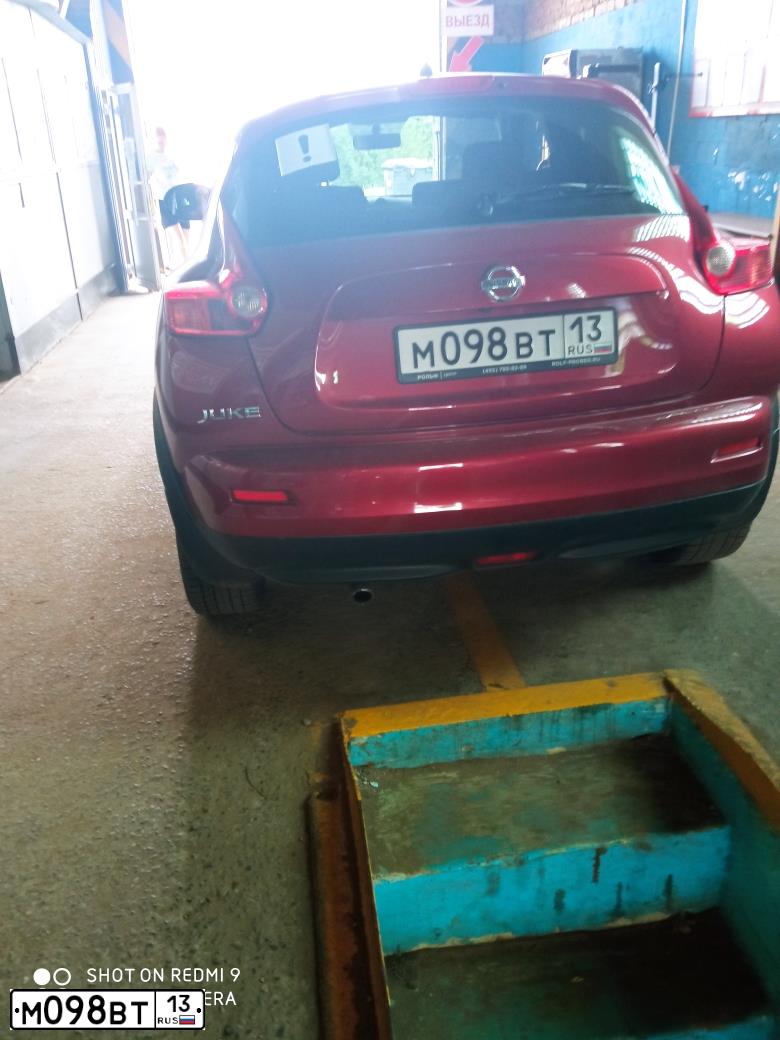 Фото автомобиля NISSAN JUKE, 2013 — госномер М098ВТ13. Цвет: Красный