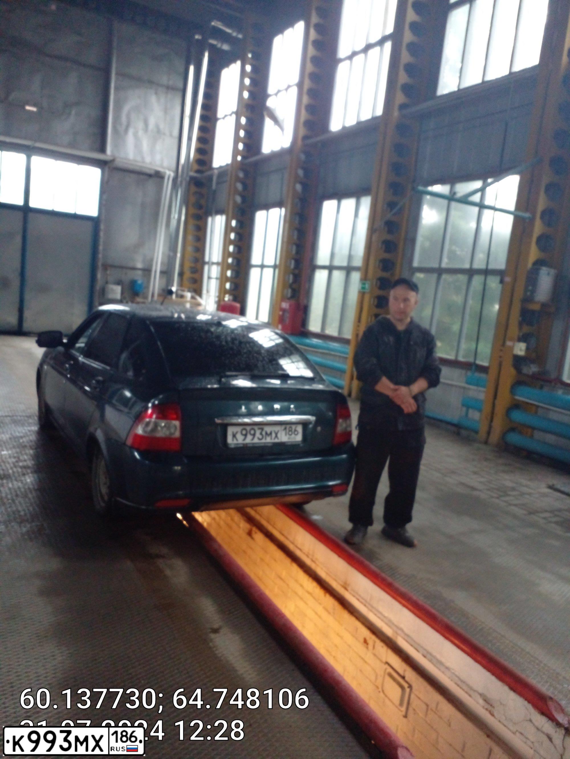 Фото автомобиля LADA 2172 PRIORA, 2013 — госномер К993МХ186. Цвет: сине-зеленый