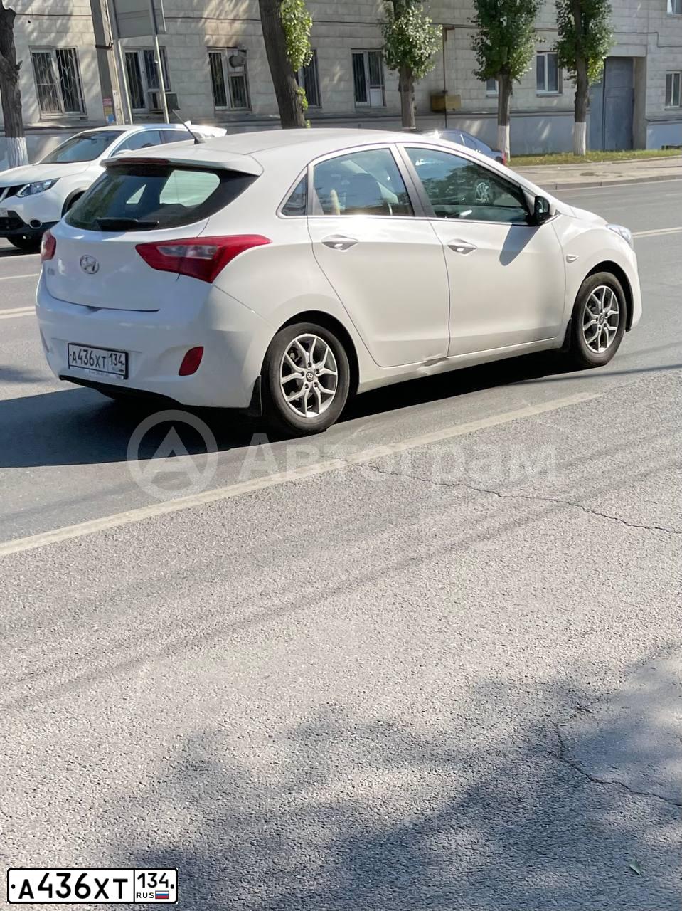 Фото автомобиля HYUNDAI I30, 2013 — госномер А436ХТ134. Цвет: Белый