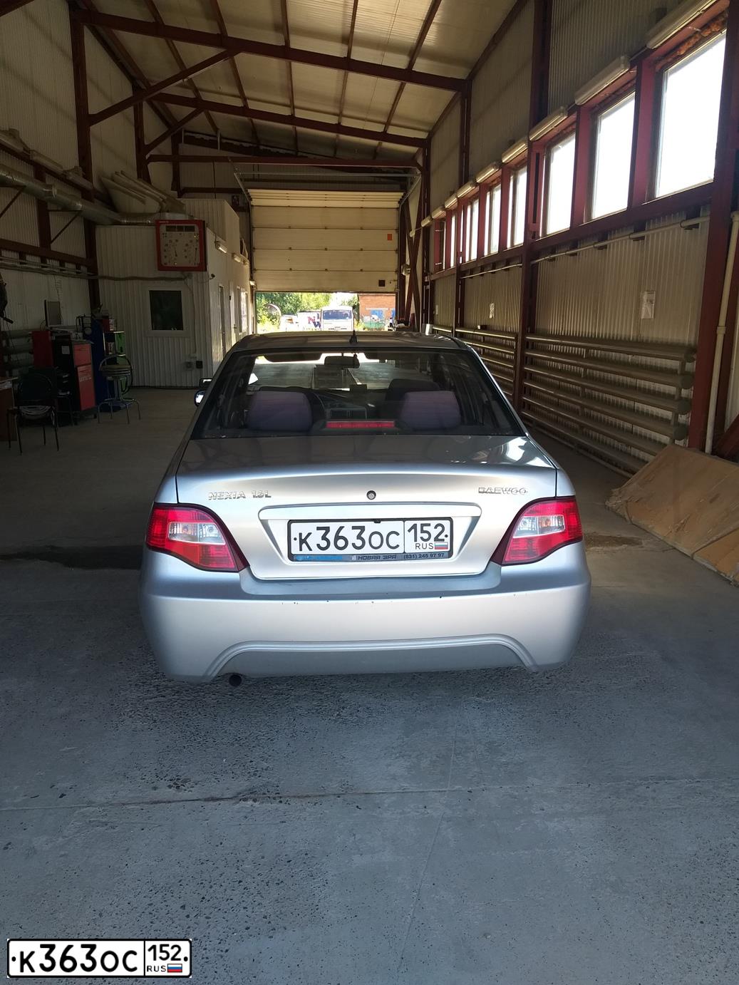 Фото автомобиля DAEWOO NEXIA, 2012 — госномер К363ОС152. Цвет: Серебристый