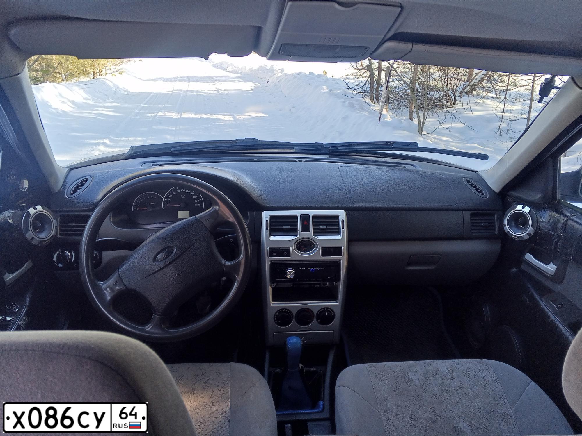 Фото автомобиля LADA 2172 PRIORA, 2008 — госномер Х086СУ64. Цвет: ГРАФИТОВЫЙ МЕТАЛЛИК