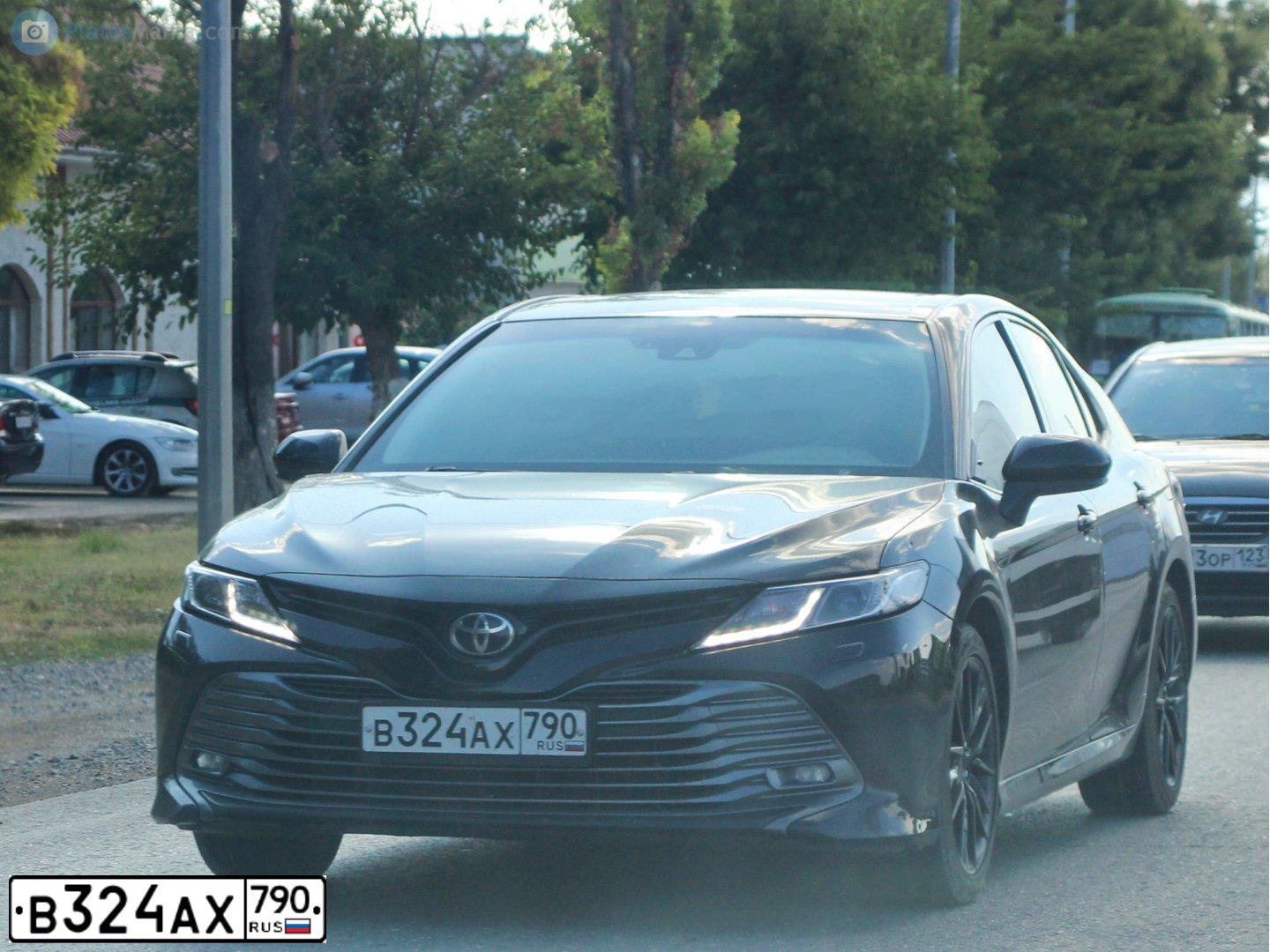 Фото автомобиля TOYOTA CAMRY, 2020 — госномер В324АХ790. Цвет: ЧЕРНЫЙ