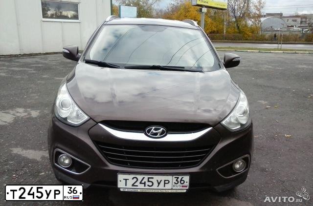 Фото автомобиля HYUNDAI IX35, 2010 — госномер К950ВМ159. Цвет: Коричневый