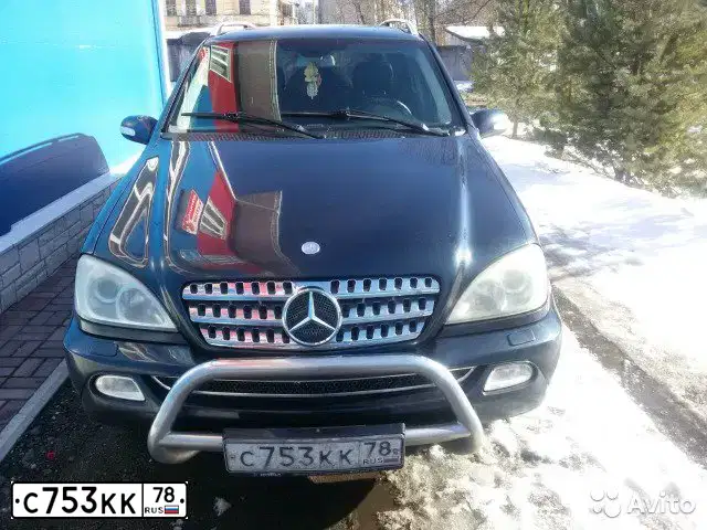 Фото автомобиля MERCEDES-BENZ ML/GLE, 2002 — госномер Е934СХ147. Цвет: ЧЕРНЫЙ