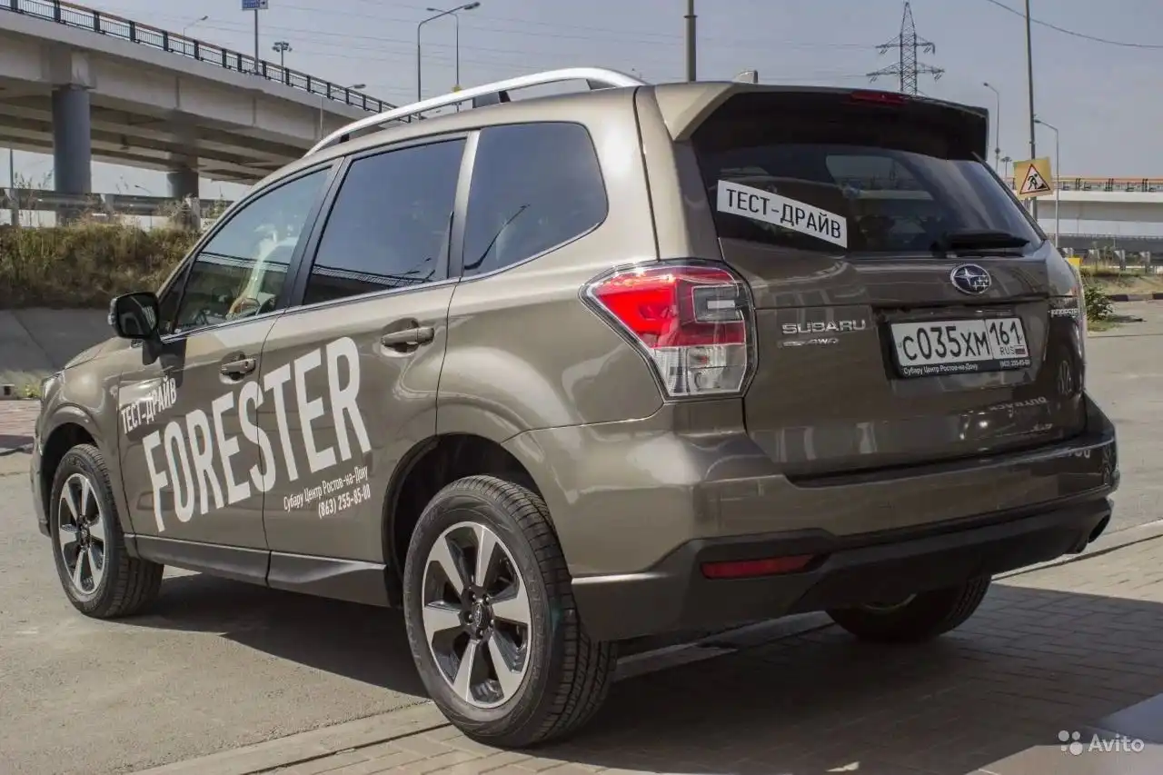 Фото автомобиля SUBARU FORESTER, 2017 — госномер С035ХМ161. Цвет: СЕРО-БЕЖЕВЫЙ
