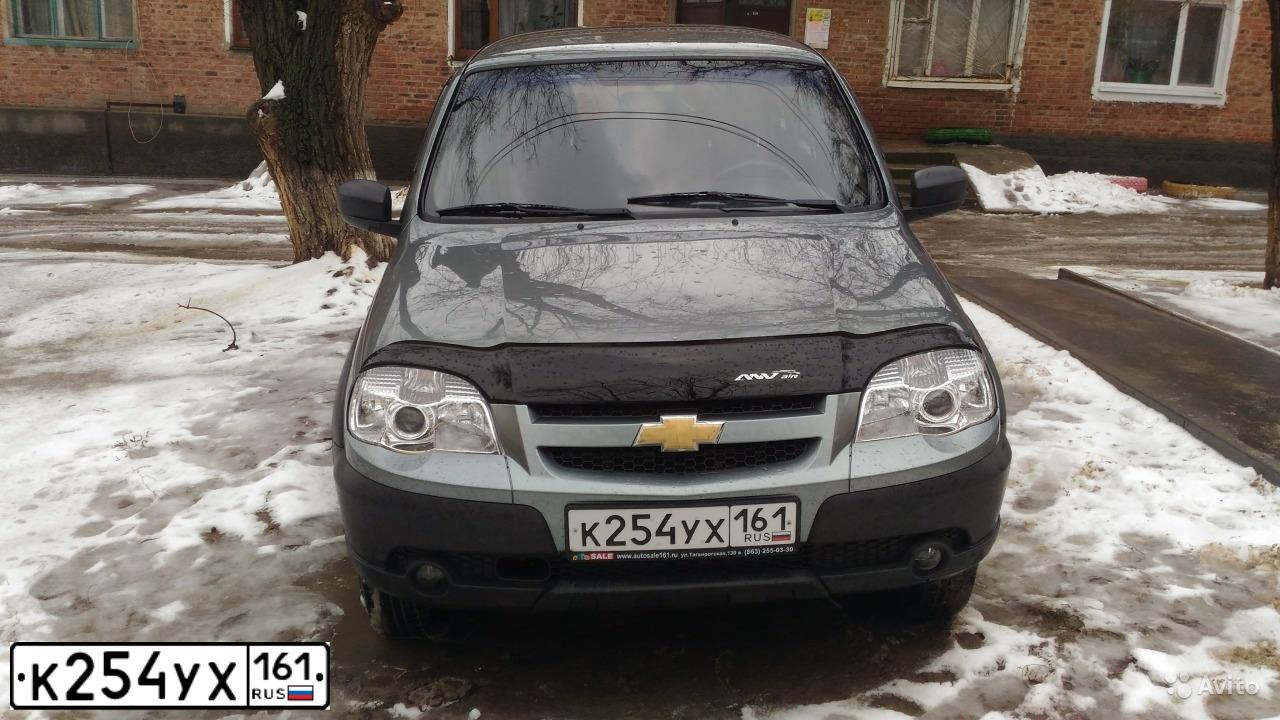 Фото автомобиля CHEVROLET NIVA, 2014 — госномер В009НТ161. Цвет: Темно-серый металлик