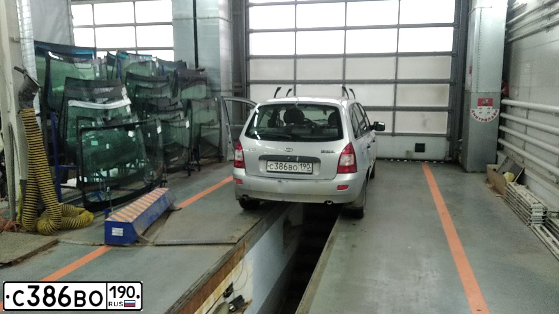 Фото автомобиля LADA 1117 KALINA, 2010 — госномер С386ВО190. Цвет: СЕРЫЙ