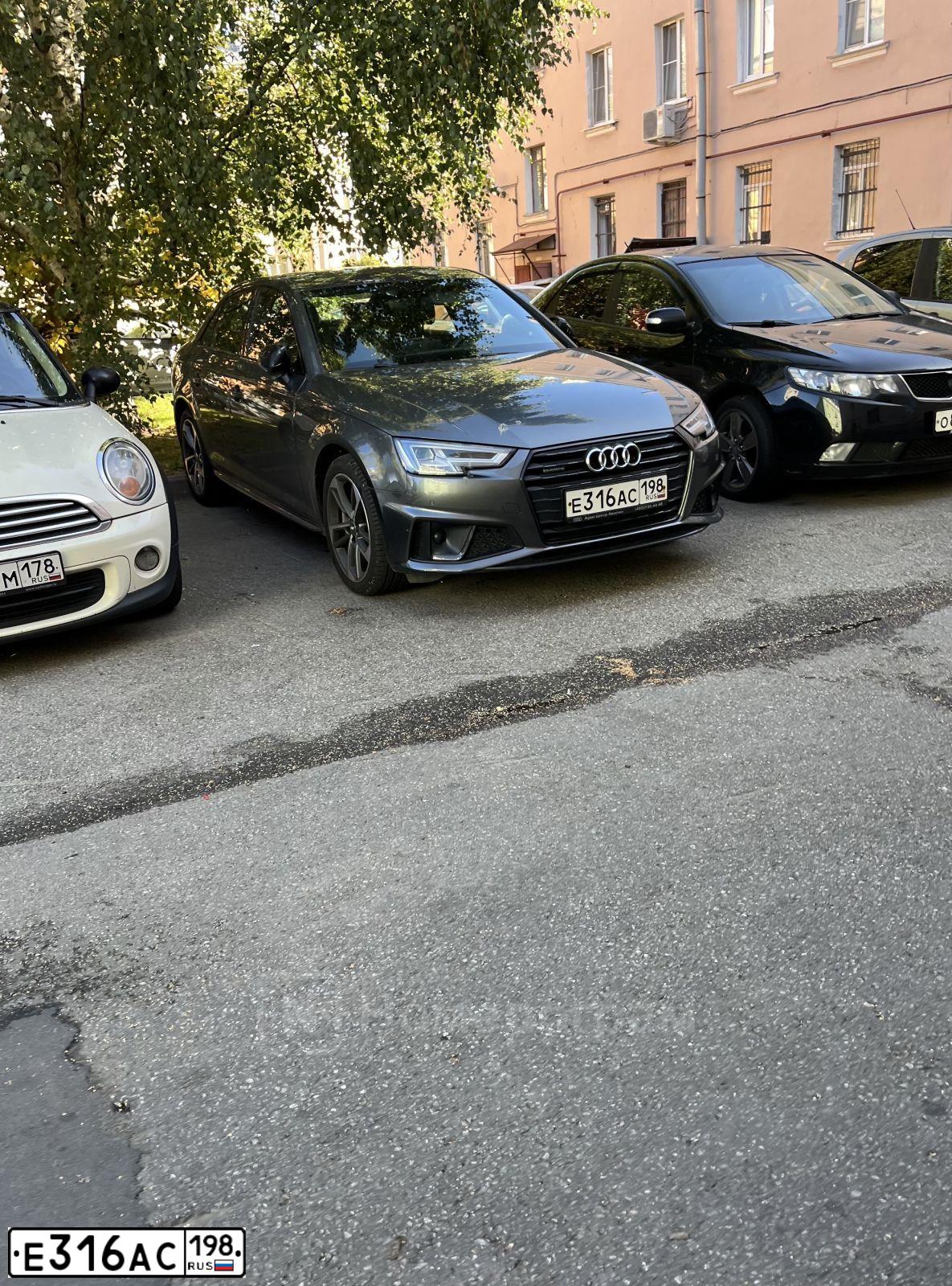 Фото автомобиля AUDI A4, 2019 — госномер Е316АС198. Цвет: ТЕМНО-СЕРЫЙ