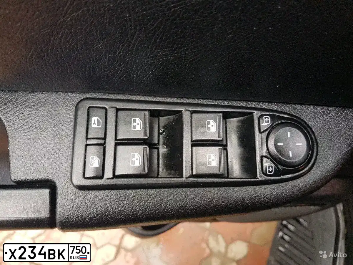 Фото автомобиля UAZ 3163 PATRIOT, 2015 — госномер Н218ТУ161. Цвет: АВАНТЮРИН МЕТАЛЛИК