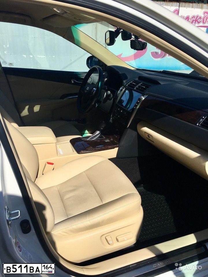 Фото автомобиля TOYOTA CAMRY, 2016 — госномер В511ВА164. Цвет: БЕЛЫЙ ПЕРЛАМУТР