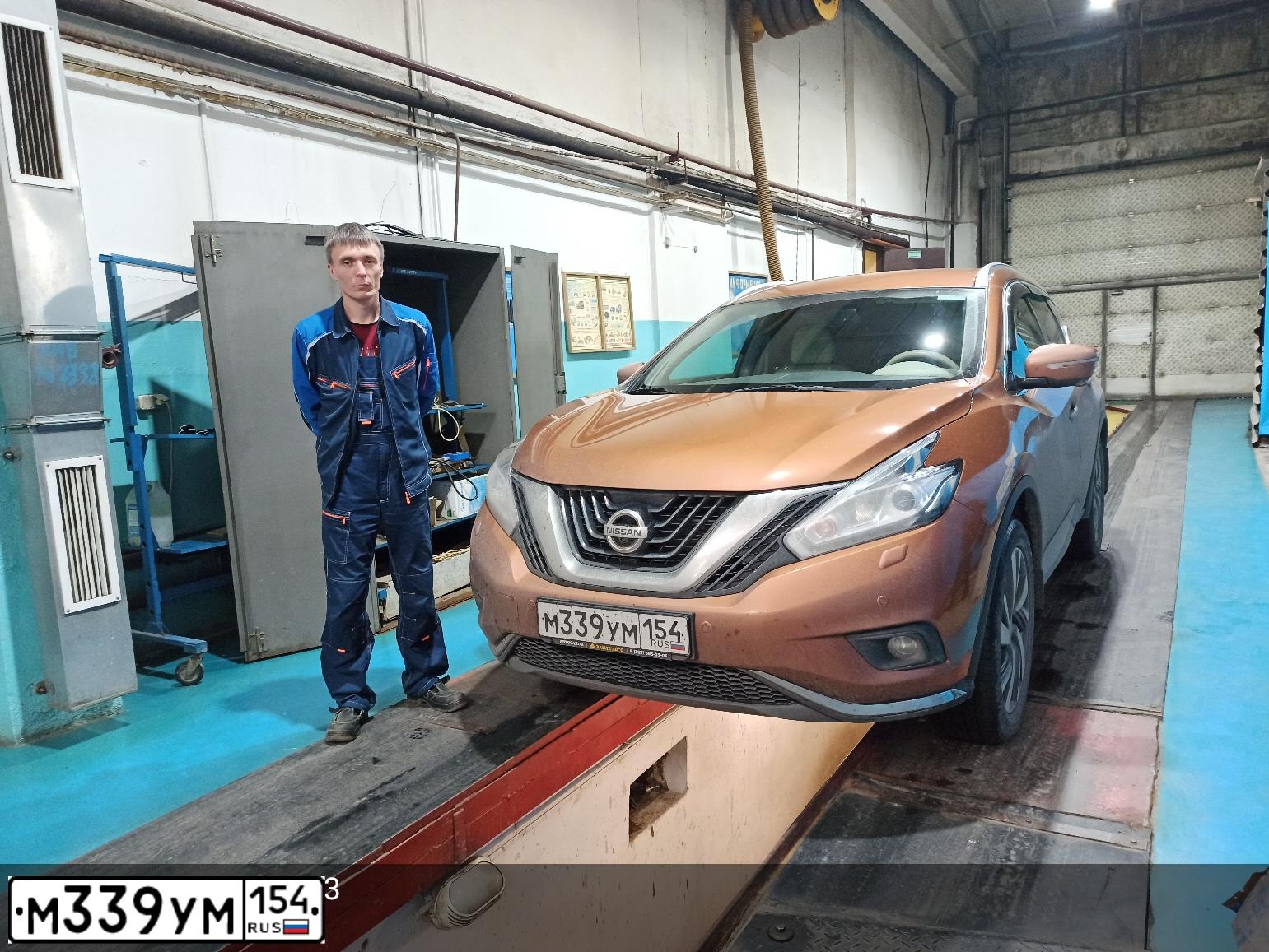 Фото автомобиля NISSAN MURANO, 2018 — госномер Н555ВО154. Цвет: ОРАНЖЕВЫЙ