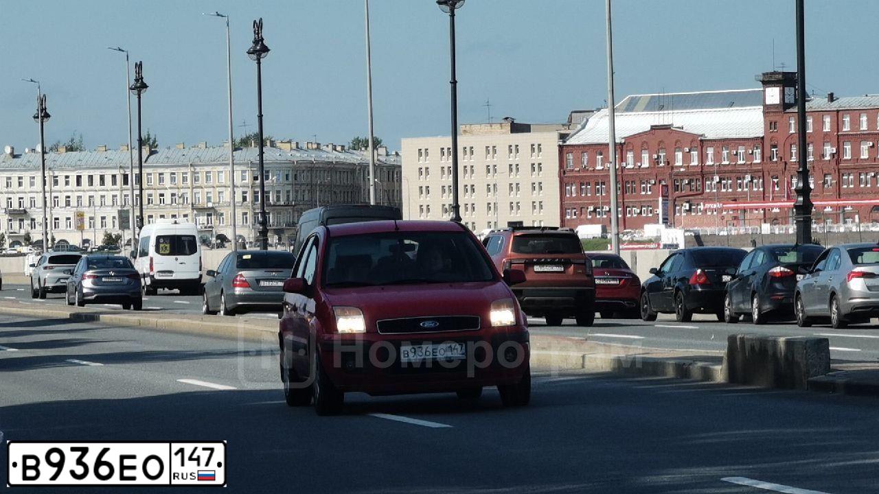 Фото автомобиля FORD FUSION, 2007 — госномер Р278АО98. Цвет: Красный