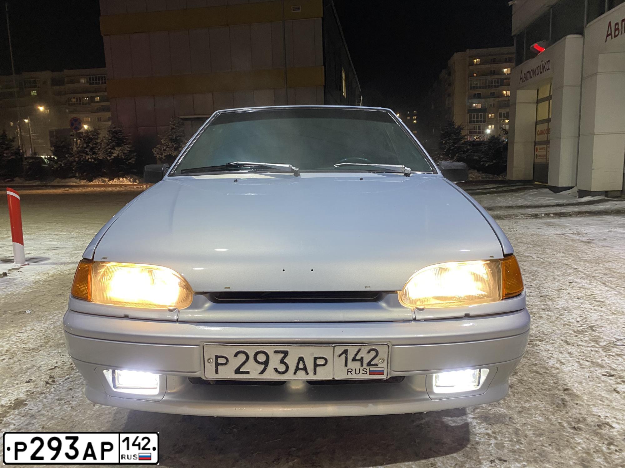 Фото автомобиля LADA 2114 SAMARA, 2005 — госномер Р293АР142. Цвет: СЕРЕБРИСТО-ЖЕЛТО-ГОЛУБОЙ