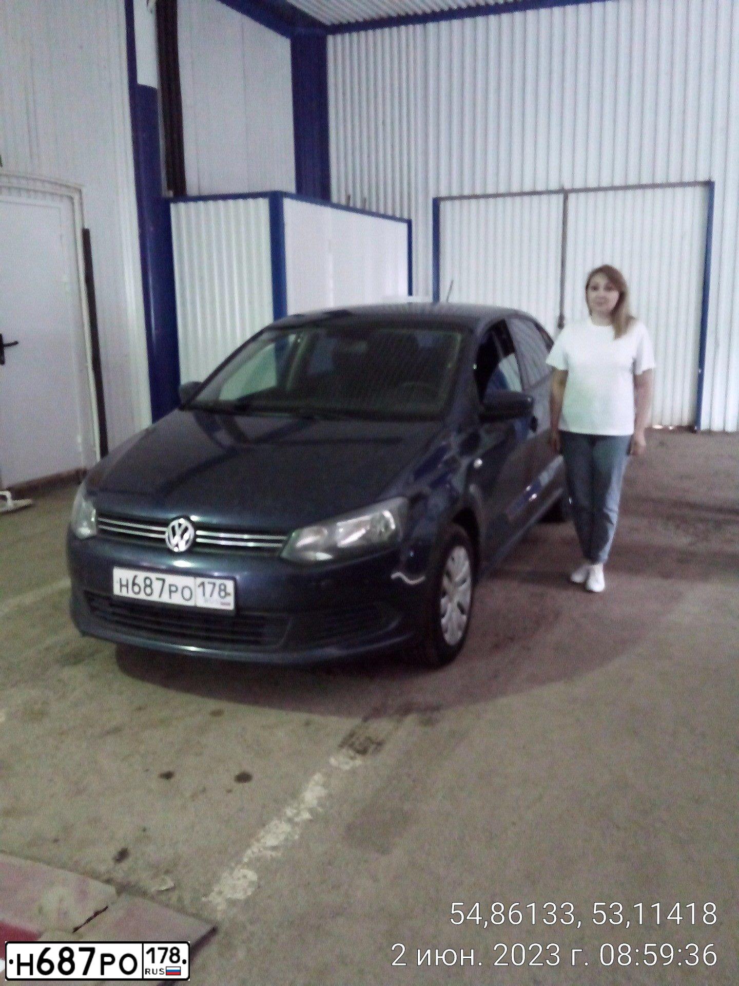 Фото автомобиля VOLKSWAGEN POLO, 2013 — госномер М761ВТ716. Цвет: Темно-синий