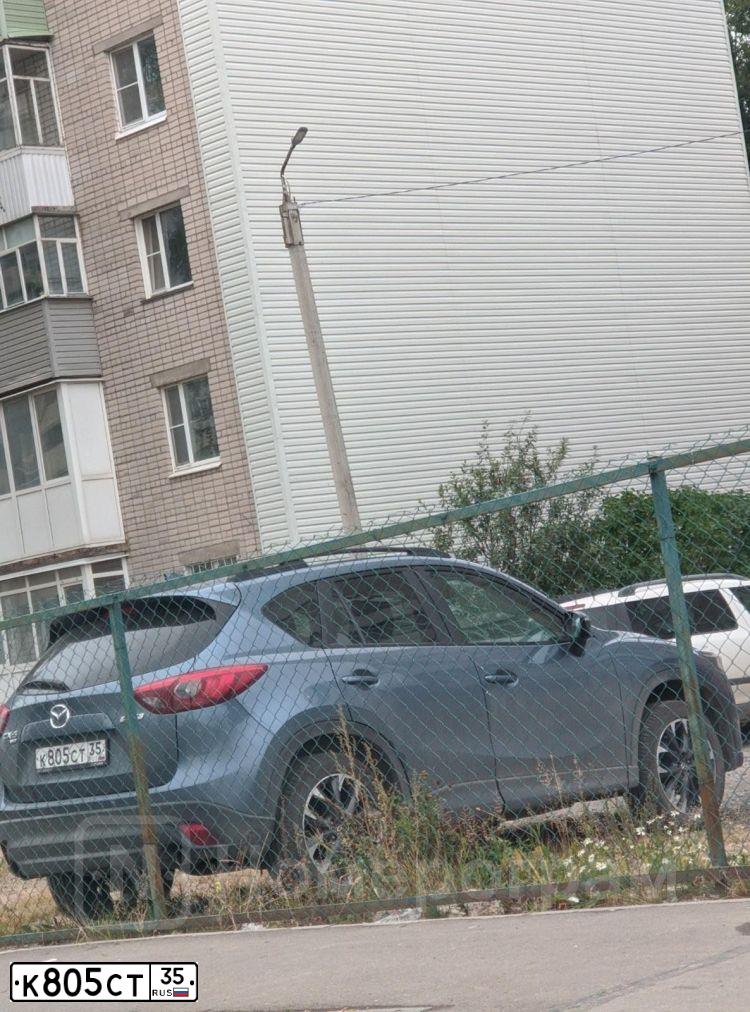 Фото автомобиля MAZDA CX-5, 2017 — госномер К805СТ35. Цвет: голубой