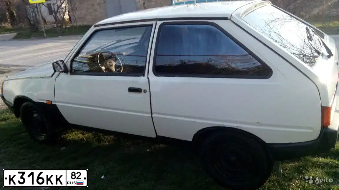 Фото автомобиля ЗАЗ 1102 ТАВРИЯ, 1989 — госномер К316КК82. Цвет: БЕЛЫЙ