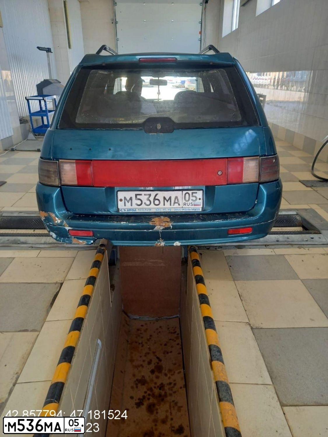 Фото автомобиля LADA 2111, 2000 — госномер М536МА05. Цвет: СЕРЕБРИСТО ЗЕЛЕНЫЙ