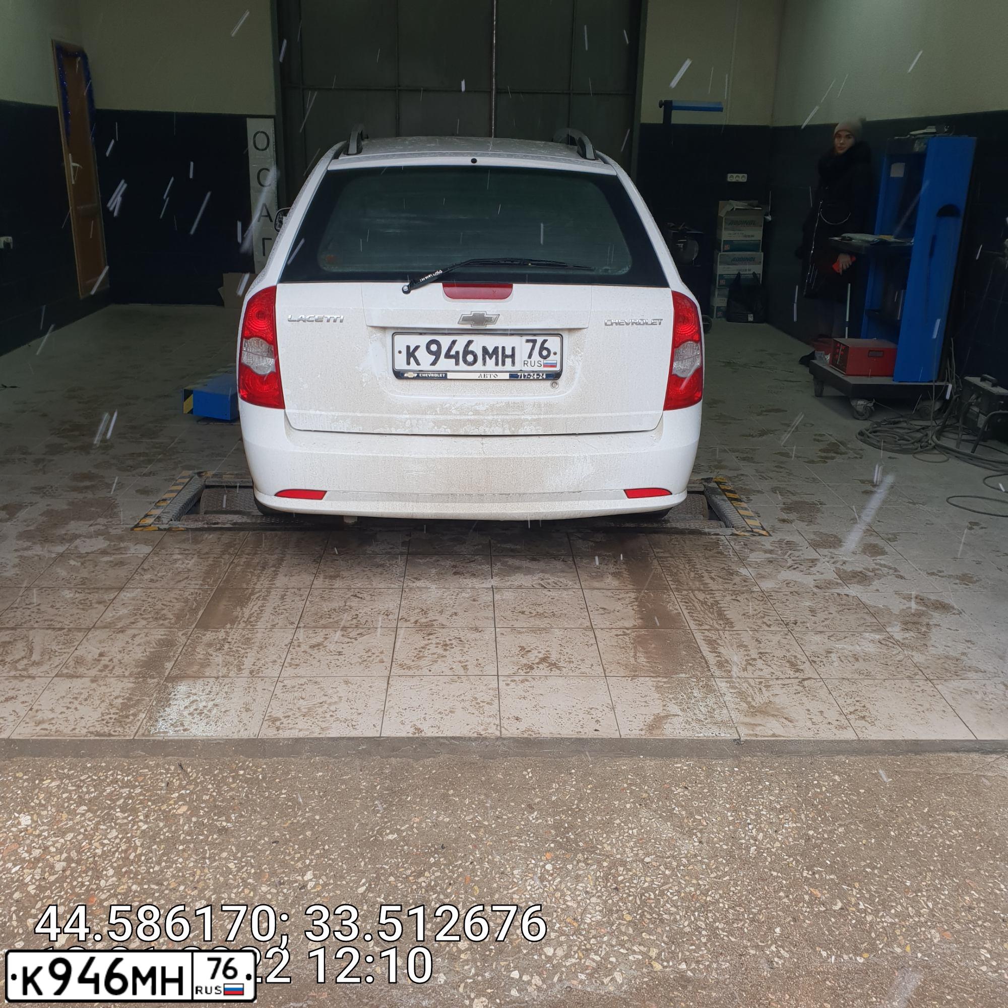 Фото автомобиля CHEVROLET LACETTI, 2012 — госномер В934АЕ92. Цвет: Белый