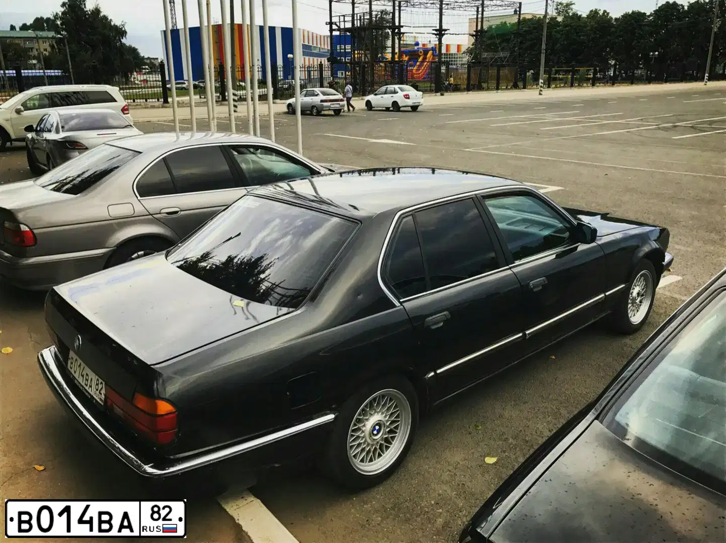 Фото автомобиля BMW SERIE 7, 1988 — госномер Х931УУ33. Цвет: ЧЕРНЫЙ