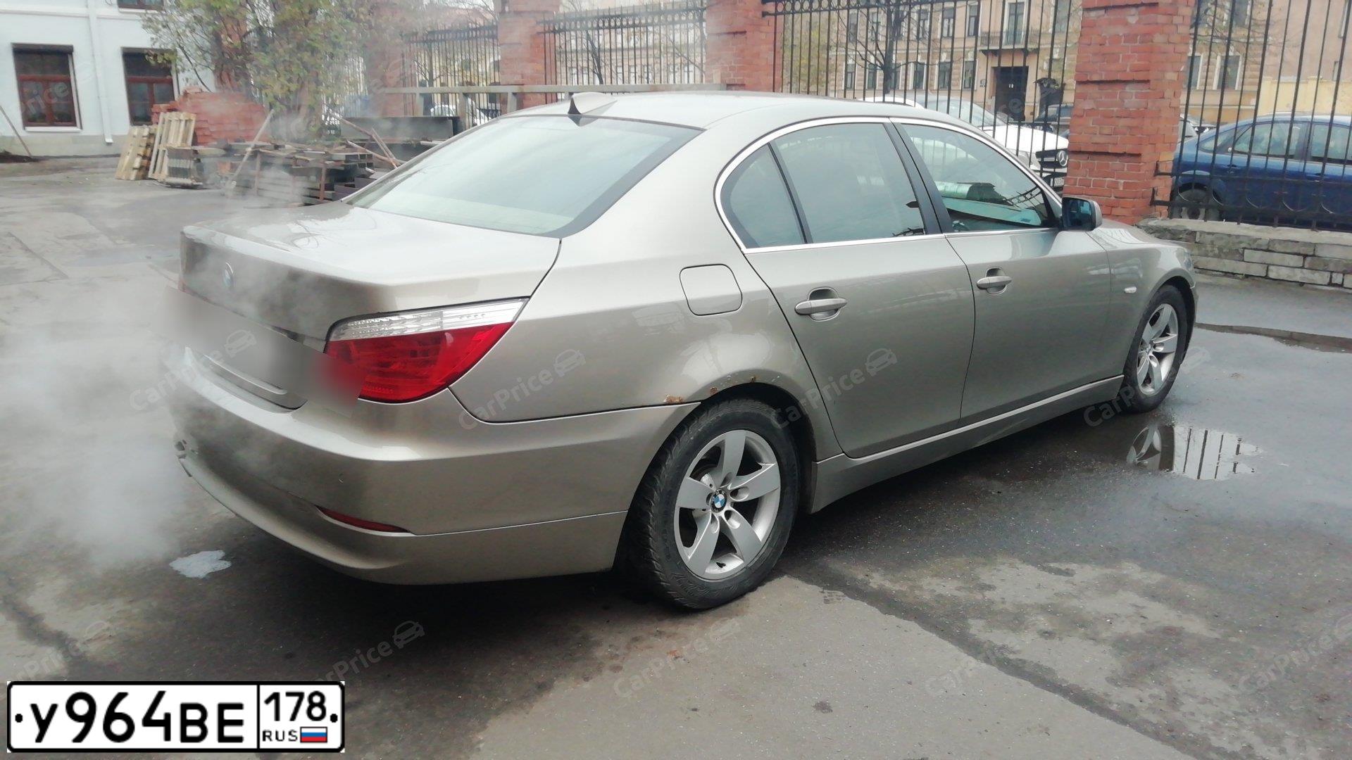 Фото автомобиля BMW SERIE 5, 2008 — госномер У252ВА198. Цвет: БЕЖЕВЫЙ