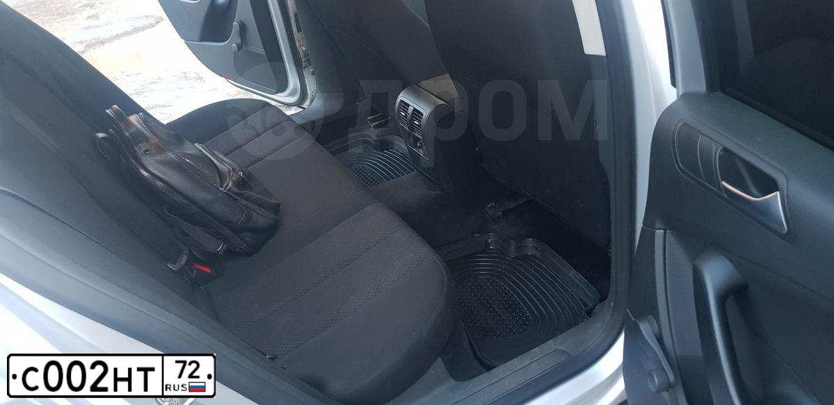 Фото автомобиля VOLKSWAGEN PASSAT, 2009 — госномер С002НТ72. Цвет: (БЕЛЫЙ)СЕРЕБРИСТЫЙ