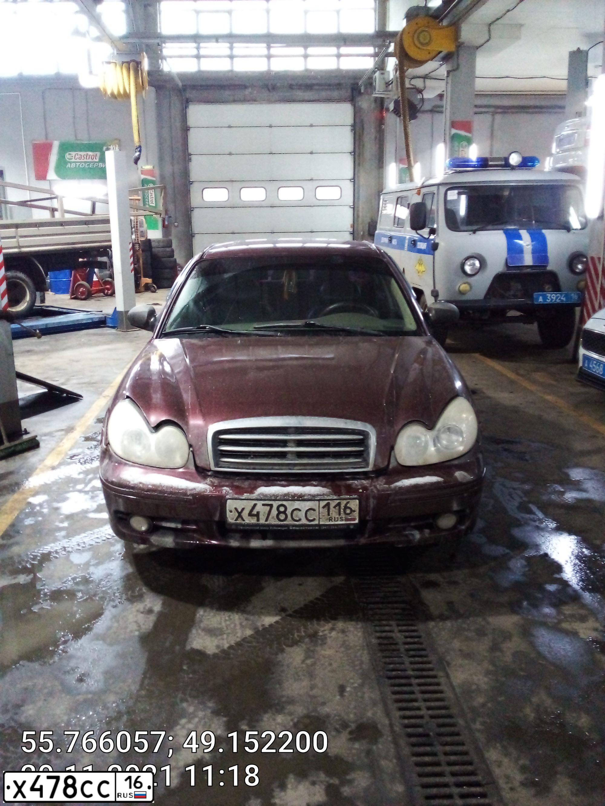 Фото автомобиля HYUNDAI SONATA, 2002 — госномер Х478СС116. Цвет: ВИШНЕВЫЙ