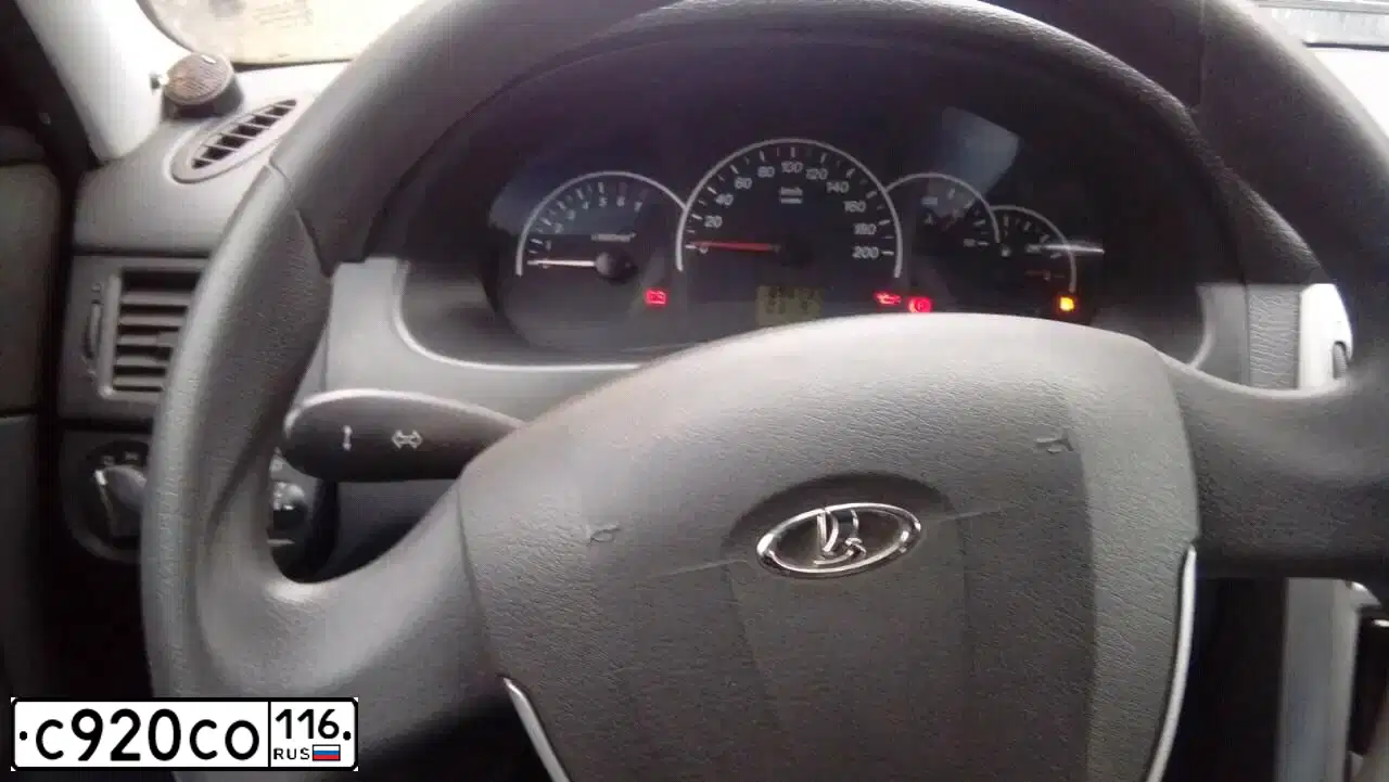 Фото автомобиля LADA PRIORA, 2013 — госномер Е958ТС156. Цвет: Сине-Черный