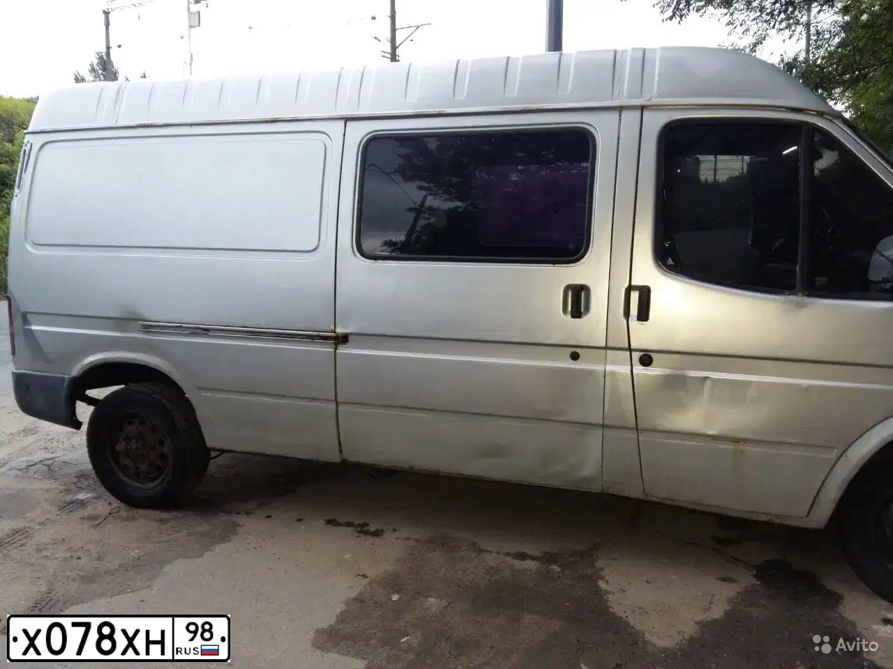 Фото автомобиля FORD TRANSIT, 1999 — госномер Н769ОС10. Цвет: СЕРЕБРИСТЫЙ