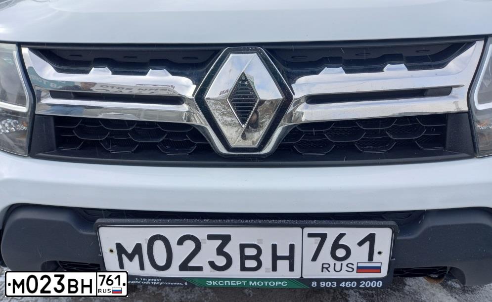 Фото автомобиля RENAULT DUSTER, 2017 — госномер Р576КТ761. Цвет: Белый