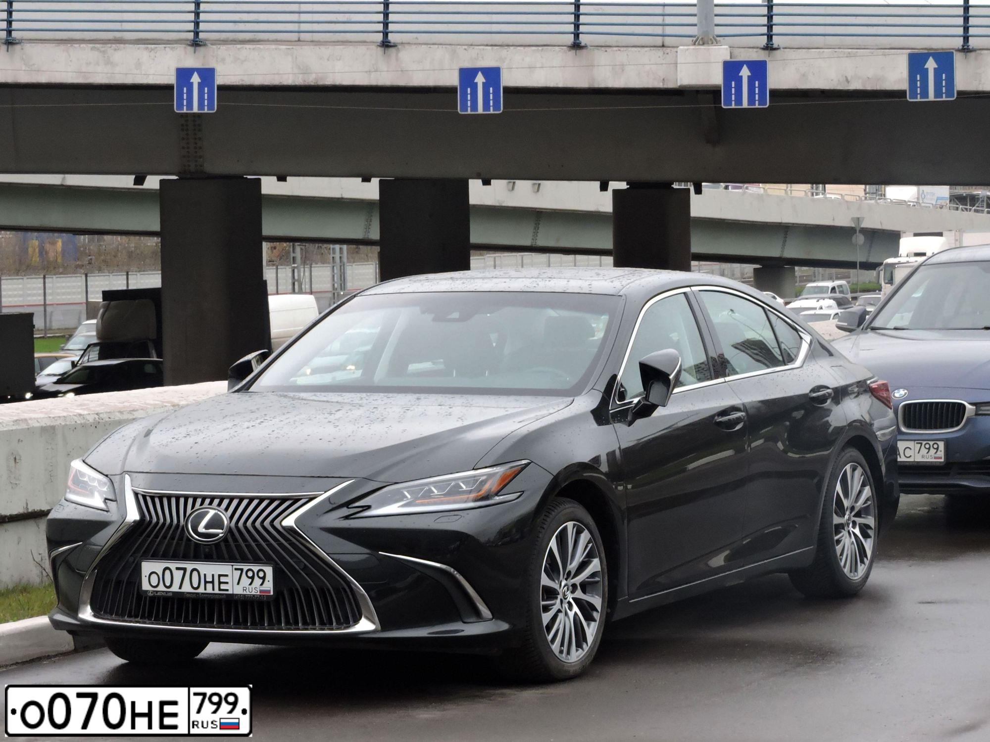 Фото автомобиля LEXUS ES, 2019 — госномер О070НЕ799. Цвет: ЧЕРНЫЙ