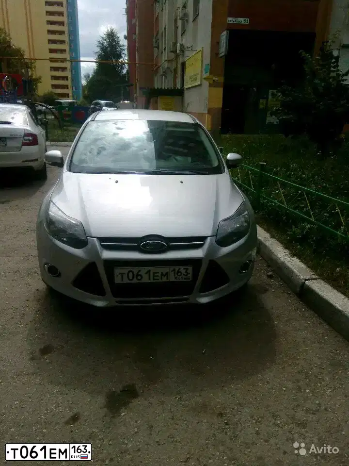 Фото автомобиля FORD FOCUS, 2013 — госномер В027ВН95. Цвет: Серебристый