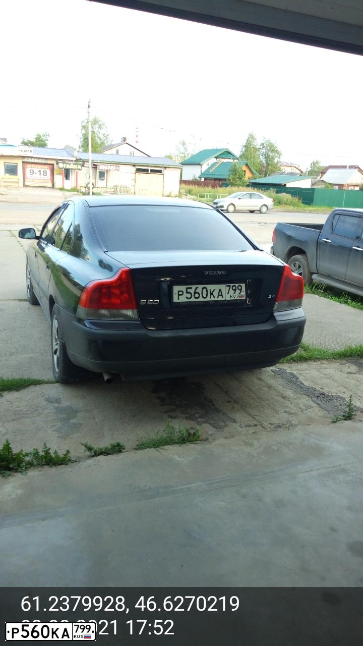 Фото автомобиля VOLVO S60, 2004 — госномер О065ВУ29. Цвет: ЧЕРНЫЙ