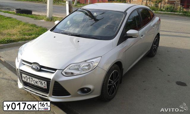 Фото автомобиля FORD FOCUS, 2012 — госномер У017ОК161. Цвет: СЕРЫЙ