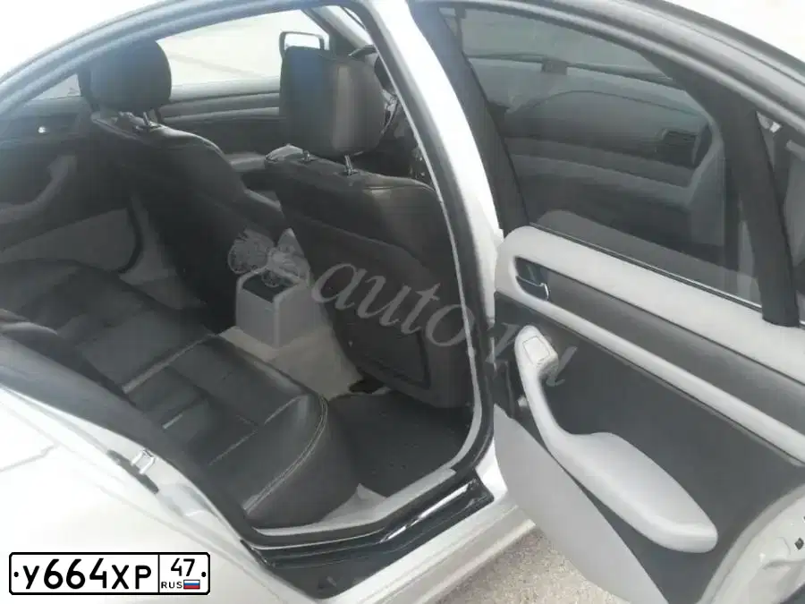 Фото автомобиля BMW W SERIE 3, 2003 — госномер У664ХР47. Цвет: СЕРО-ПЕРЛАМУТРОВЫЙ