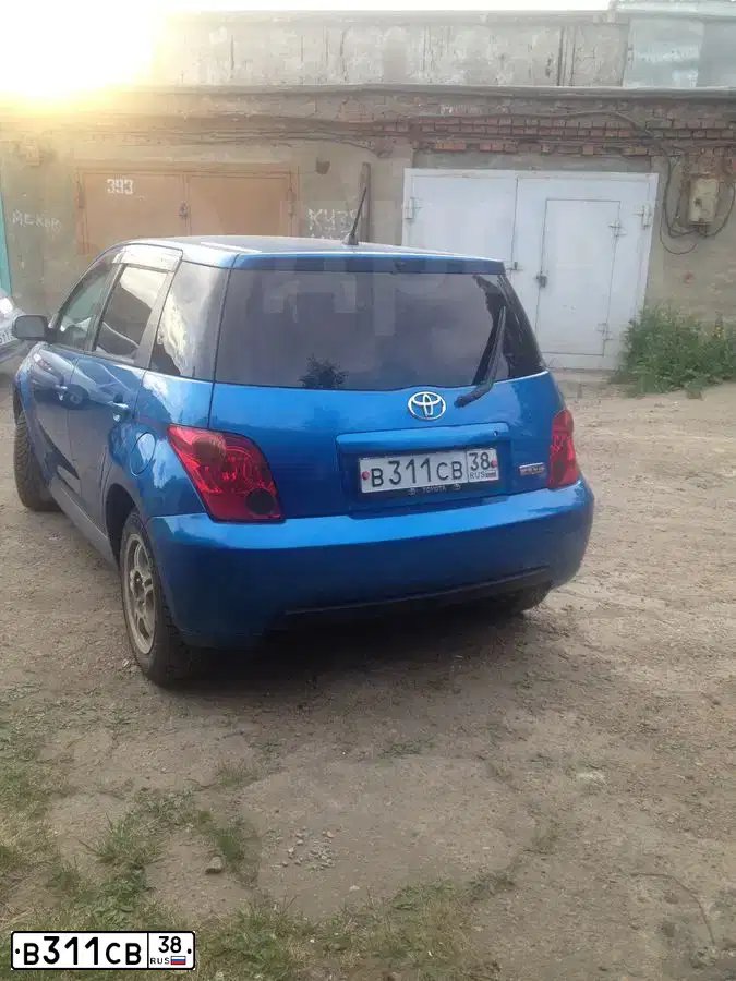 Фото автомобиля TOYOTA IST, 2002 — госномер О112КТ138