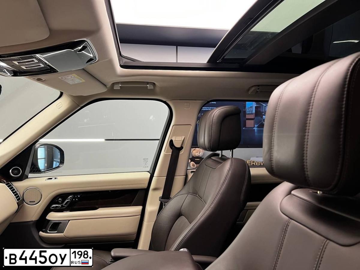 Фото автомобиля LANDROVER RANGE ROVER, 2019 — госномер В445ОУ198. Цвет: ЧЕРНЫЙ