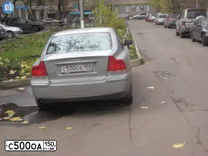 Фото автомобиля VOLVO S60, 2007 — госномер С500ОА150. Цвет: СЕРЫЙ