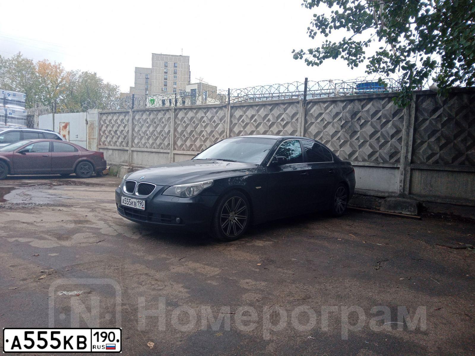Фото автомобиля BMW SERIE 5, 2003 — госномер А555КВ190. Цвет: ЧЕРНЫЙ