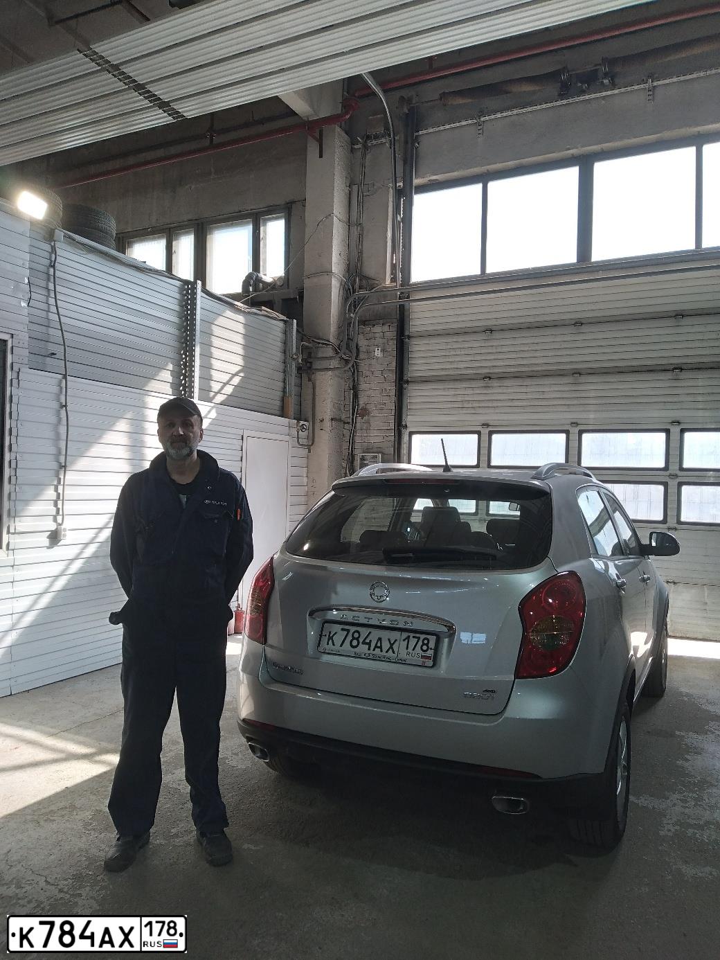 Фото автомобиля SSANGYONG ACTYON, 2011 — госномер Т813НТ198. Цвет: СЕРЕБРИСТЫЙ