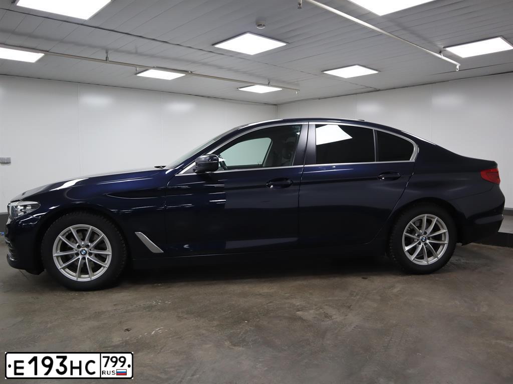 Фото автомобиля BMW 520D, 2018 — госномер К010ВЕ977. Цвет: синий