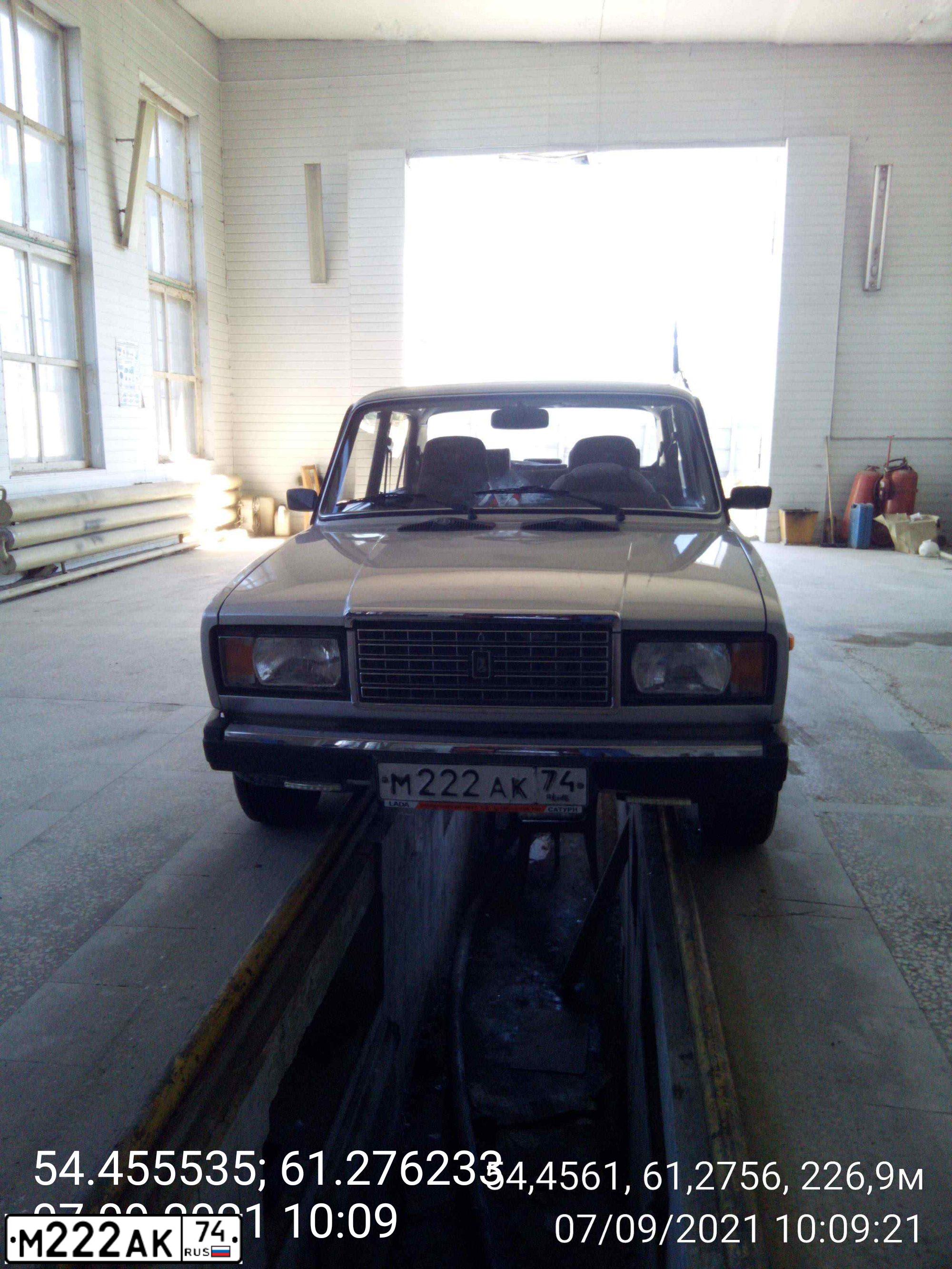 Фото автомобиля LADA 2107, 2010 — госномер Н222АК74. Цвет: СЕРЕБРИСТЫЙ