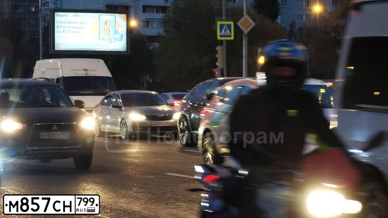 Фото автомобиля LADA LARGUS FURGON, 2017 — госномер Р564ЕР40. Цвет: СЕРО-БЕЖЕВЫЙ