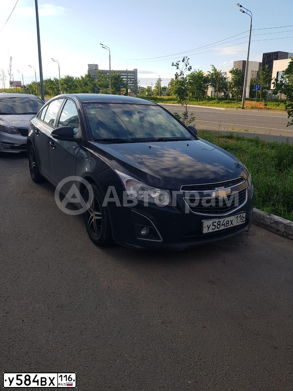 Фото автомобиля CHEVROLET CRUZE, 2014 — госномер У584ВХ116. Цвет: ЧЕРНЫЙ МЕТАЛЛИК