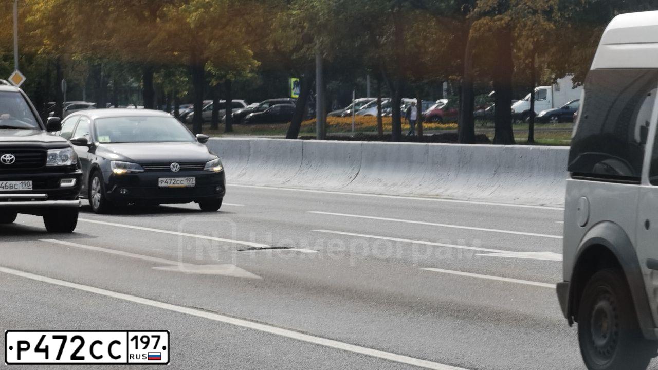 Фото автомобиля KIA RIO, 2012 — госномер Н472СС197. Цвет: СЕРЫЙ