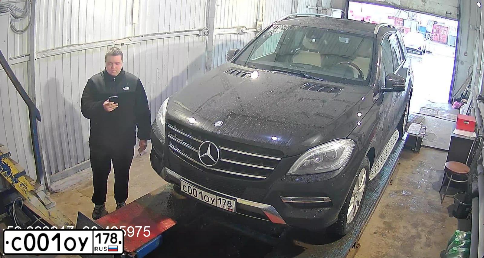 Фото автомобиля MERCEDES M-KLASSE, 2014 — госномер С001ОУ178. Цвет: ЧЕРНЫЙ