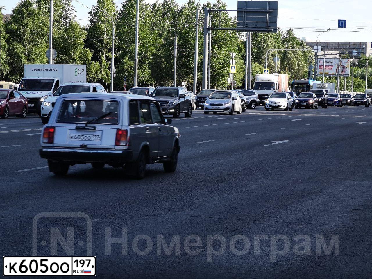 Фото автомобиля LADA 2104, 2011 — госномер К605ОО197. Цвет: СЕРЫЙ