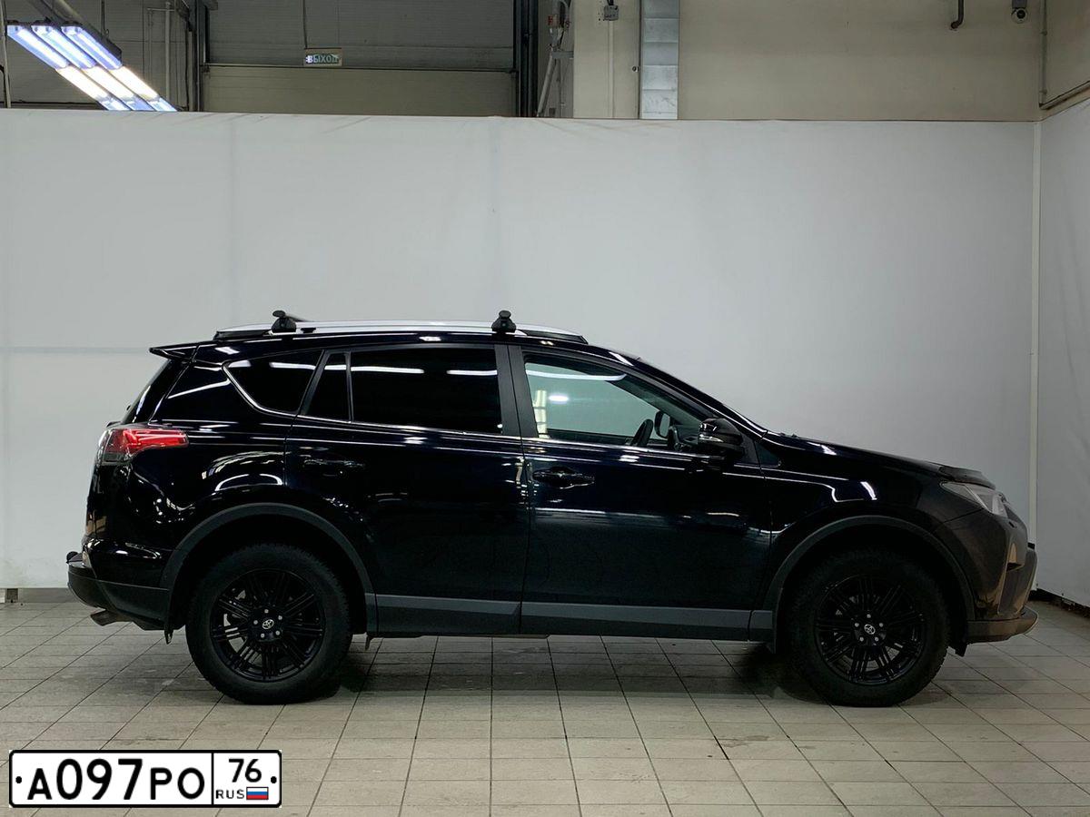 Фото автомобиля TOYOTA RAV4, 2017 — госномер Т401АХ154. Цвет: ЧЕРНЫЙ