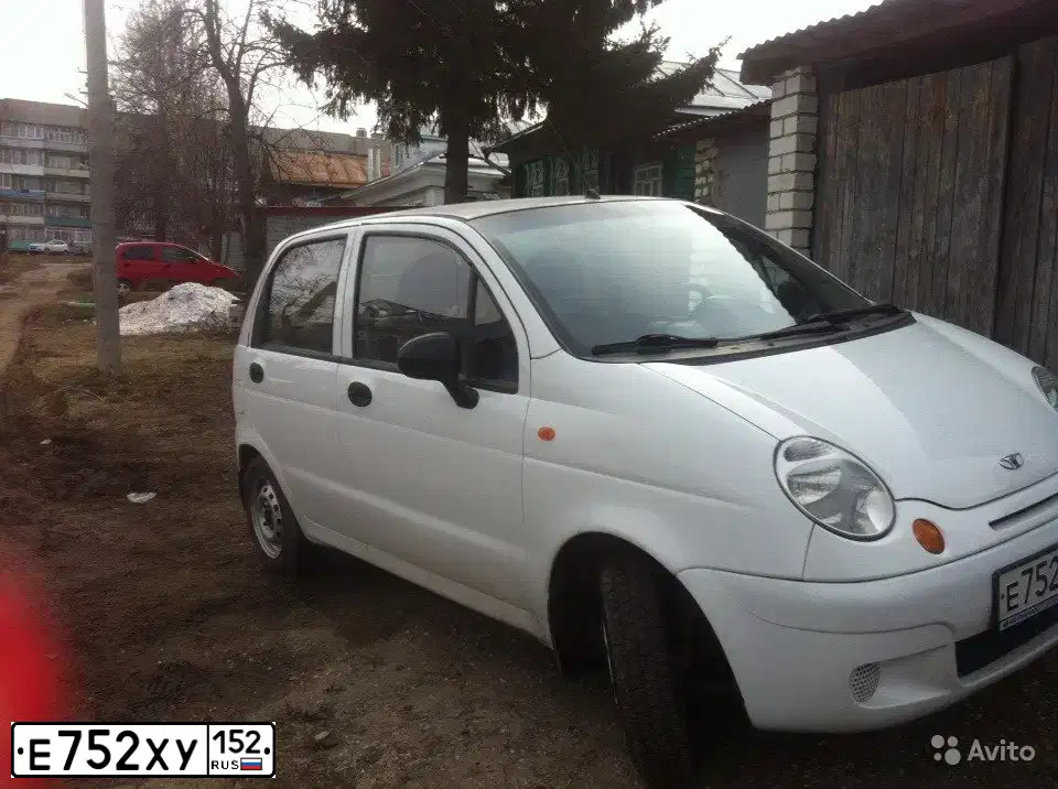 Фото автомобиля DAEWOO MATIZ, 2012 — госномер О004АО152. Цвет: Белый