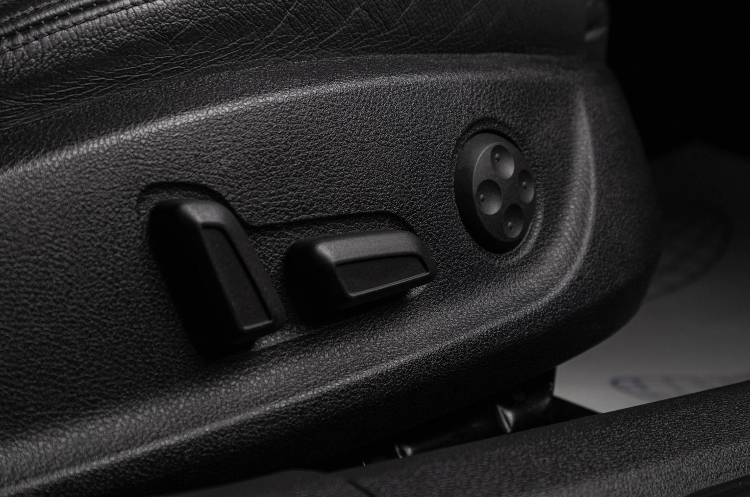 Фото автомобиля AUDI A7, 2013 — госномер Т807УТ196. Цвет: СЕРО-КОРИЧНЕВЫЙ