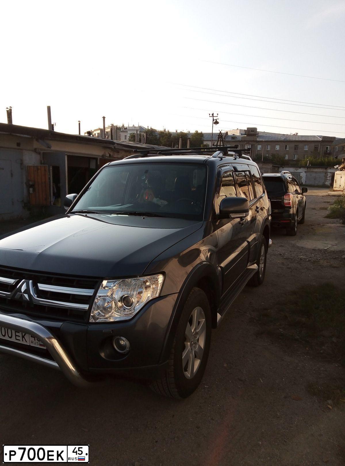 Фото автомобиля MITSUBISHI PAJERO, 2007 — госномер К769НЕ122. Цвет: ТЕМНО-СЕРЫЙ